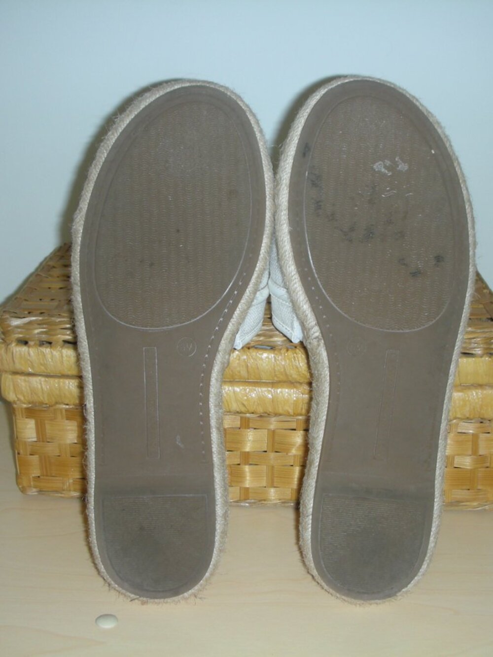 Tommy Hilfiger White Raffia Logo Slide Sandals Size 8 Coastal Summer - Picture 5 of 10